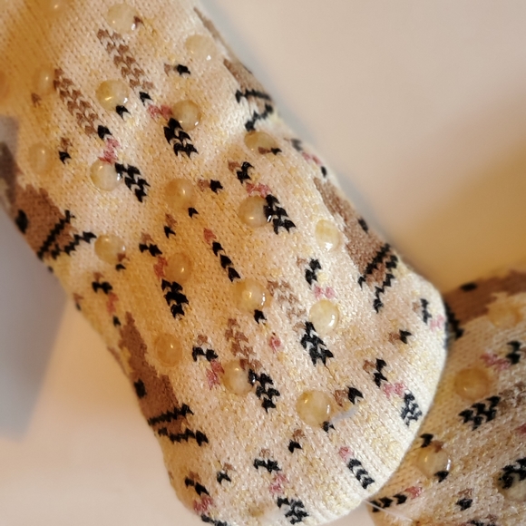 Joyspun Shoes Womens Cat Sock Slippers With Gripper Soles New